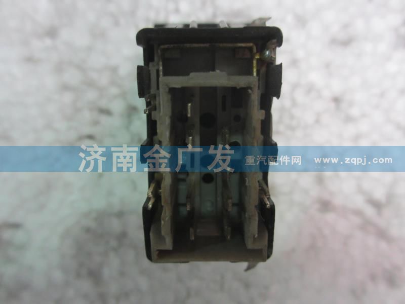 81.25505.6327,高頂駕駛室天窗照明翹板開關(guān),濟南金廣發(fā)商貿(mào)有限公司