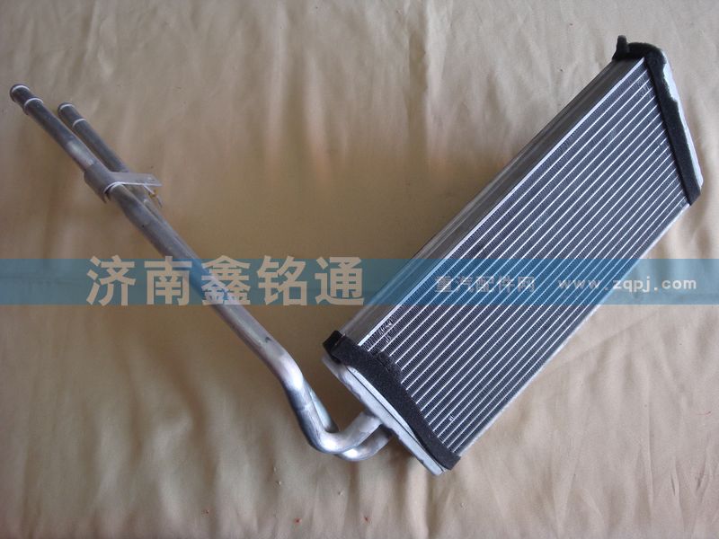 重汽豪運新式暖風(fēng)水箱/