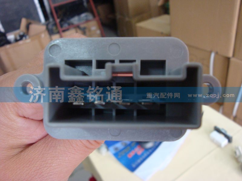 紅巖杰獅暖風電阻調速塊/