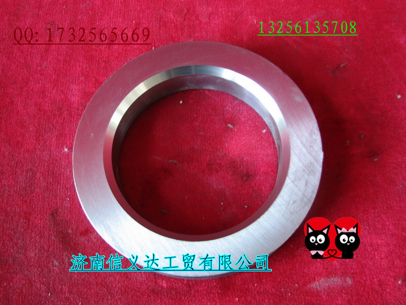 中國重汽親人配件199114520136軸承油封蓋/199114520136