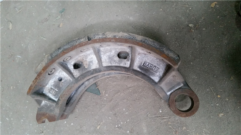 199000440031,制動蹄總成,濟南華馳工貿公司