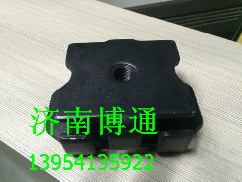 DZ95259590066 陜汽德龍發動機前支撐/DZ95259590066