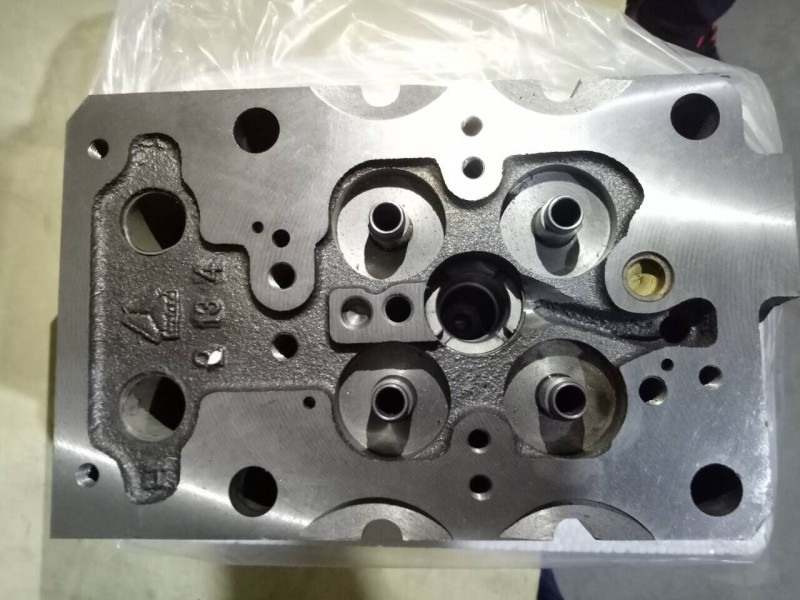 重汽發動機氣缸蓋AZ1246040010D/