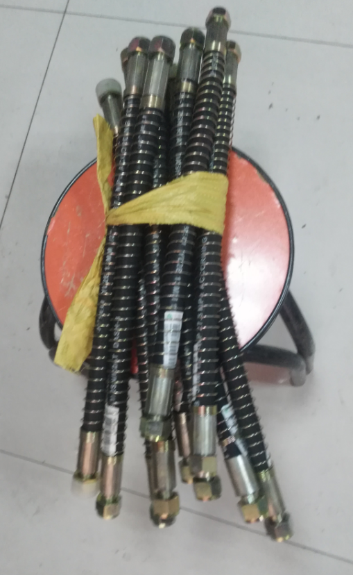 豪沃T5G方向機高壓軟管WG9125471095/WG9125471095