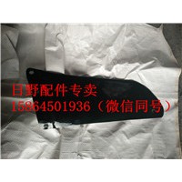 駕駛室外遮陽罩（右側段）