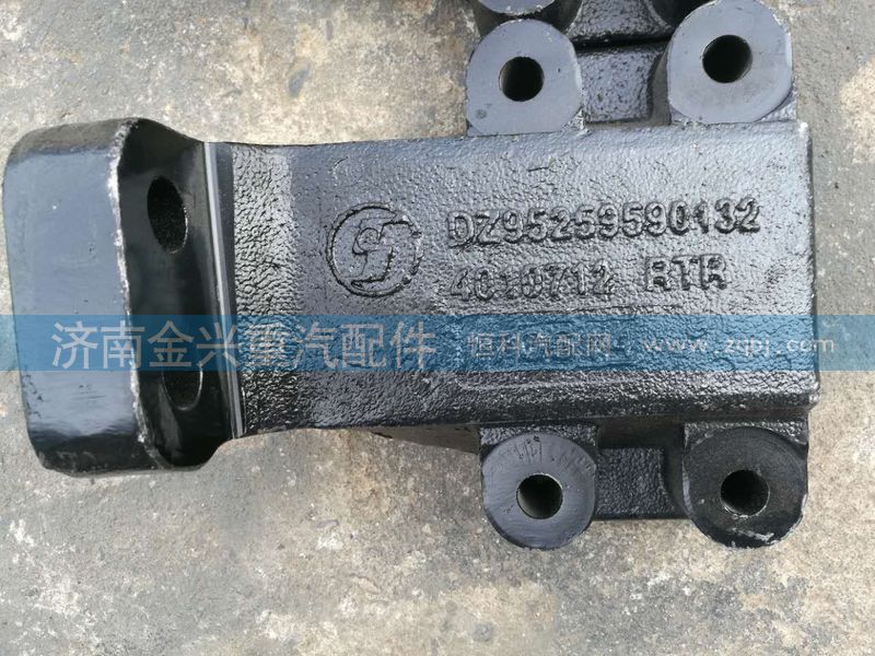 DZ95259590132,德龍發(fā)動(dòng)機(jī)支架,濟(jì)南聯(lián)樂(lè)汽車零部件有限公司