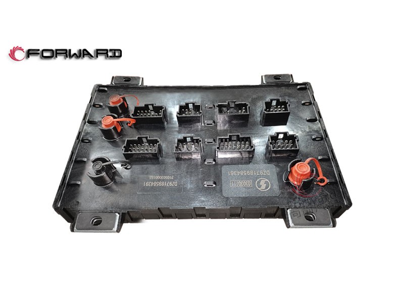 SHACMAN X5000 車身電器系統 DZ97189584391  中央電氣裝置板（ISMBCM無熔斷絲）/DZ97189584391  中央電氣裝置板（ISMBCM無熔斷絲）